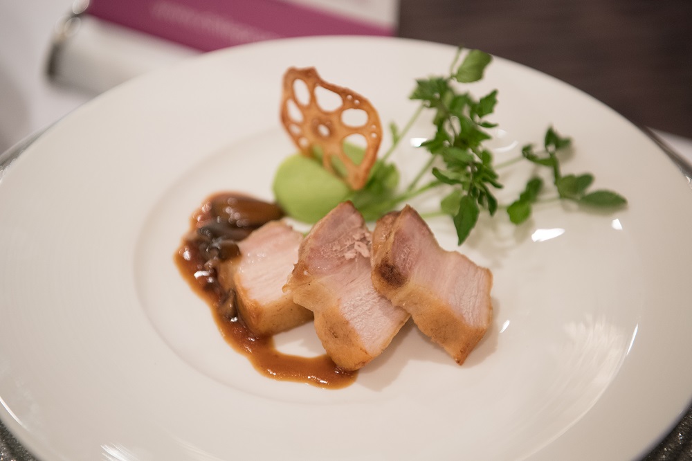 Entre las preparaciones, destacó el lomo de cerdo con salsa de ciruelas deshidratadas
